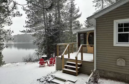 Mauricie Ski Chalet | Cozy private waterfront, fireplaces, SPA for 5 people pets welcome!