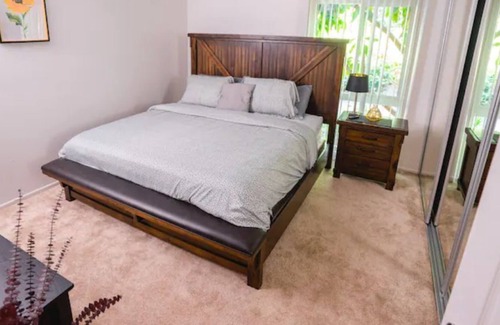 Downtown Apartment | Cozy Priv. 2BR-2BTH Cls to LA Attractions