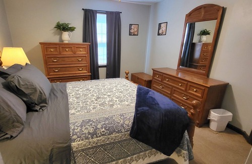 Lynchburg House | Cozy, private 2-bedroom guest house, near colleges.