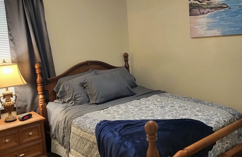 Lynchburg House | Cozy, private 2-bedroom guest house, near colleges.