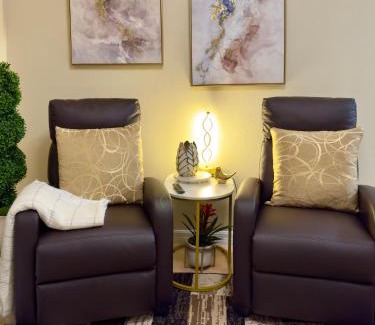 Orlando House | Cozy Private Apartment - Stylish & Spotless