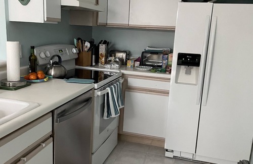 Jupiter Condo | Cozy, private apartment. Walk to the beach.