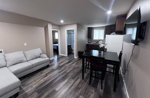 Upper Dimond House | Cozy private apartment nestled near the Mormon-Temple near Oakland Hills