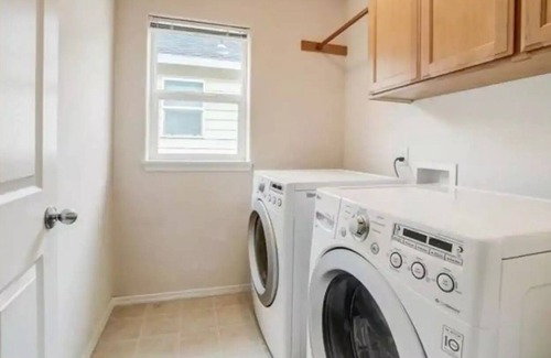Hillsboro House | Cozy private bedroom near downtown Hillsboro