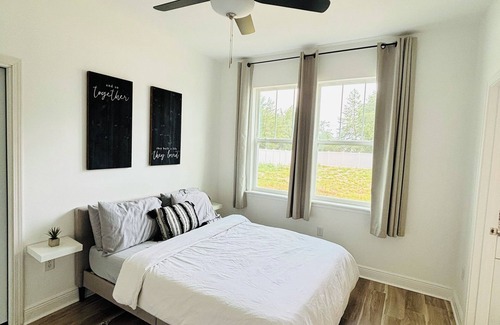 Fedhaven Bed & Breakfast | Cozy private bedroom and private bathroom in Kissimmee. Pets are always welcome!