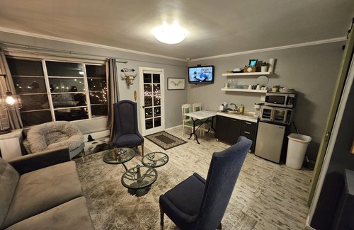 Point Loma Heights Apartment | Cozy private entrance studio in heart of Point Loma Beach community