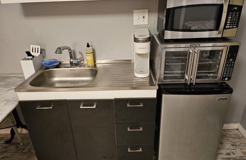 Point Loma Heights Apartment | Cozy private entrance studio in heart of Point Loma Beach community