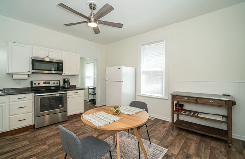 The Hill House | Cozy, Private home near St. Louis Zoo, Arch, Busch Stadium, and Forest Park