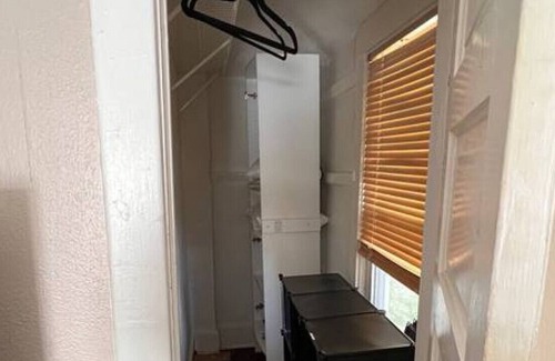 Kalamazoo House | Cozy private KING bed, close to downtown, airport, free parking