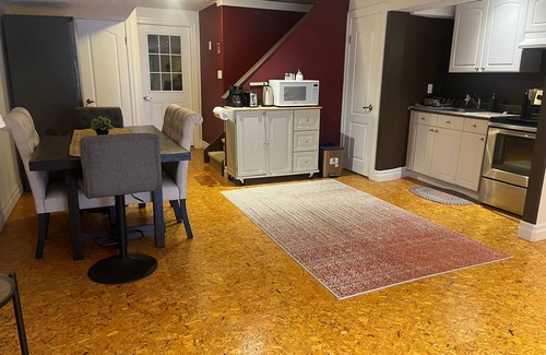 Waterloo House | Cozy Private One-Bedroom Walkout Basement
