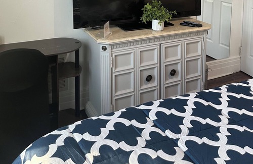 Englewood House | COZY PRIVATE ROOM"B"