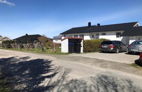 Leknes Apartment | Cozy & private room in the middle of Lofoten