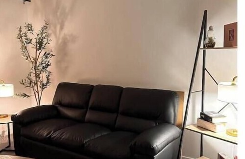 Northwest Edmonton Apartment | Cozy Private Room Main Floor Dedicated WorkSpace