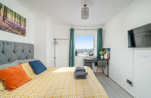 Southbury Apartment | Cozy Private Room Near Shops & Transport in Enfield