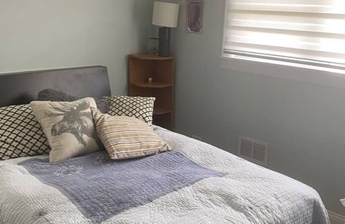 Lake Zurich House | Cozy private room with queen bed in Lake Zurich.