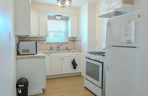 Downtown Riverside House | Cozy, Private &Safe 1Bed Home - 2 min from DTR&UCR