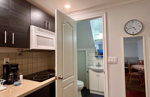 Richmond Hill Apartment | Cozy Private Studio Apartment + Parking, Great for Toronto Commuters