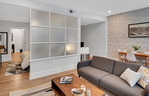 Central Business District Condo | Cozy Queen Loft In The Heart Of Downtown Cincinnati 1 Bedroom Condo by Redawning