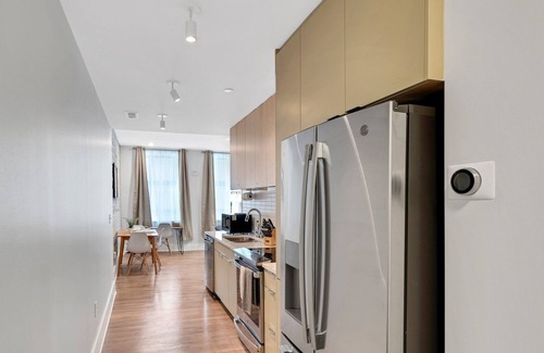 Central Business District Condo | Cozy Queen Loft In The Heart Of Downtown Cincinnati 1 Bedroom Condo by Redawning