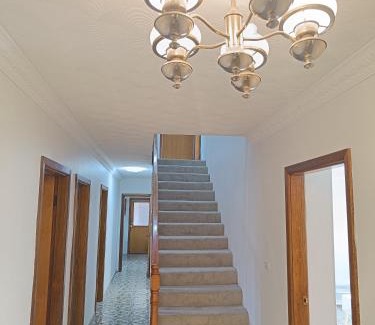 Merrylands House | Cozy Queen Room in Spacious Merrylands Home - M4