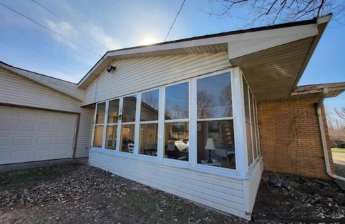 Columbus House | Cozy, quiet 3 bdrm home nearby local amenities