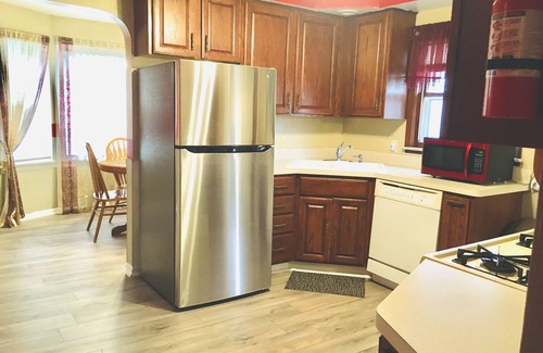 Parma House | Cozy & Quiet beautiful 4 bedrooms , close to downtown, Cleve clinic