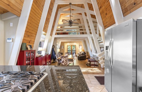 Arrowhead Villas Cabin | Cozy, quiet cabin in the woods with hot tub!