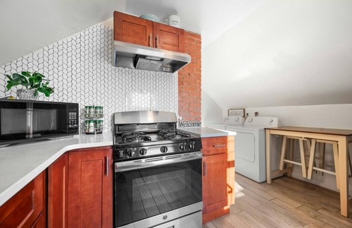 South Side Apartment | Cozy & Quiet Furnished Apartment, 3-12 Month Stays