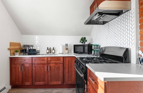 South Side Apartment | Cozy & Quiet Furnished Apartment, 3-12 Month Stays