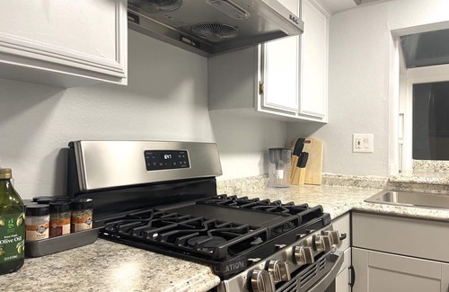 Ontario Condo | Cozy Quiet&Great location, near Ontario Airport
