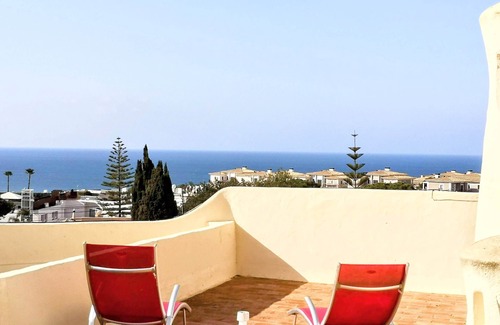 Vale de Covo Apartment | cozy, quiet, sunny apartment. Common terrace with sea view.