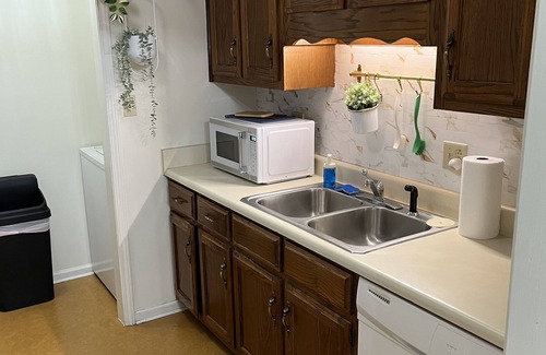 Tupelo House | Cozy Quiet Townhouse in the middle of Tupelo