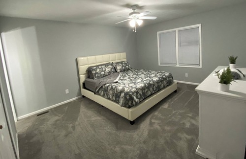 Richmond Heights House | Cozy Ranch Getaway
