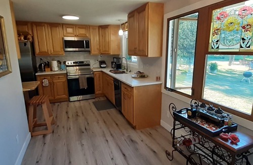 Plainville House | Cozy ranch house located six minutes from downtown Wisconsin Dells.