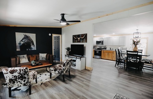 Elizabethtown Other | Cozy Ranch retreat 10 minutes from to town! Come see what sets us apart!