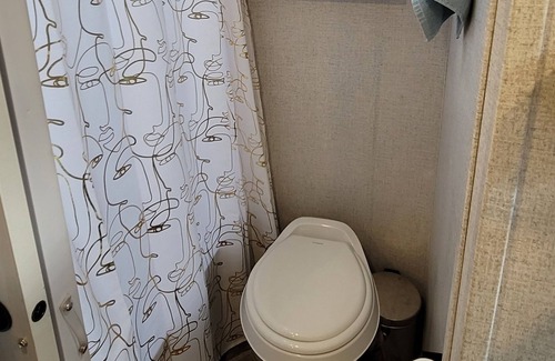 Goose Creek House | Cozy relaxing RV/Camper Goose Creek