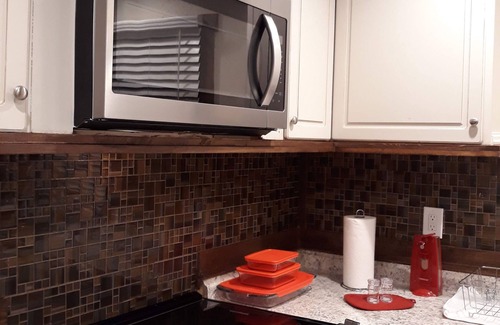 Corryton House | Cozy Remodeled House in the Mountains w/Hot Tub, Fireplace, Wood Patio Deck &.