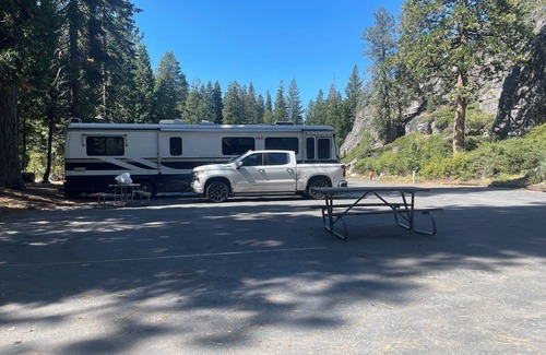 La Pine House | Cozy Remodeled RV with WiFi and AC in welcoming La Pine