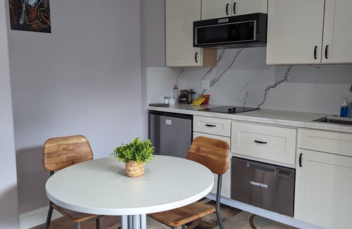 Hathaway Apartment | Cozy Remodeled Studio with Patio in San Jose