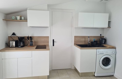 Saint-Vincent-sur-Jard Cottage | Cozy Renovated Cottage Near Beach with Shared Garden and Activities in Saint-Vincent-sur-Jard