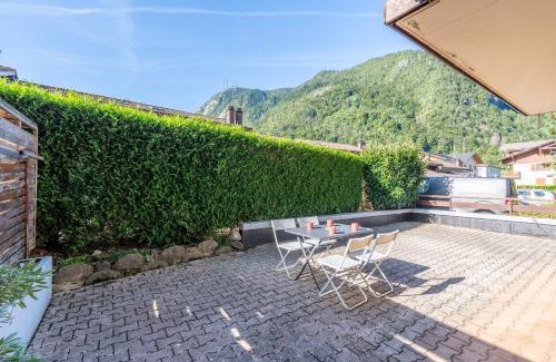 Thones Apartment | Cozy renovated apartment, large terrace & near city center
