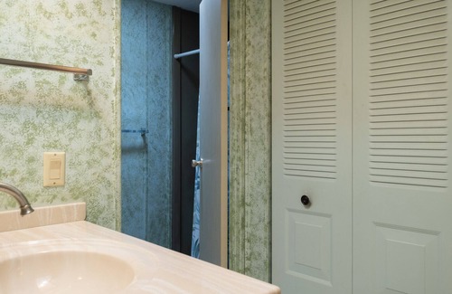 Eustis House | Cozy Rental on Trout Lake