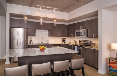 Capitol District Resort | Cozy resort in awesome Austin with AC, fitness room, WiFi