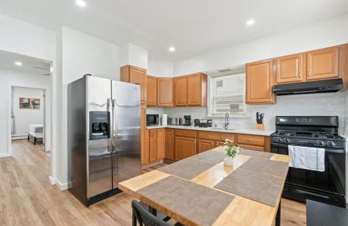 North Bergen Apartment | Cozy Retreat 15Min to NYC MetLife Mall FREE Parking