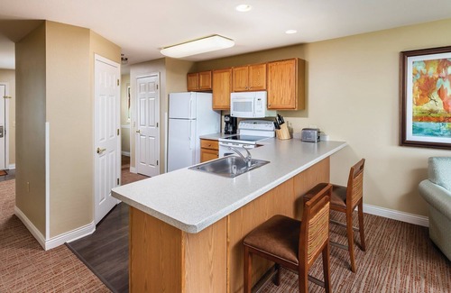 Lake Delton Condo | Cozy Retreat: 2BR King Suite @ Wyndham Tamarack