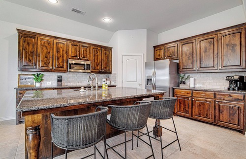 Fort Worth House | Cozy Retreat at 309 Prince John Drive in Saginaw