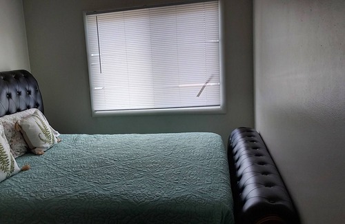 Hanover Park Apartment | Cozy retreat in a two bedroom apartment