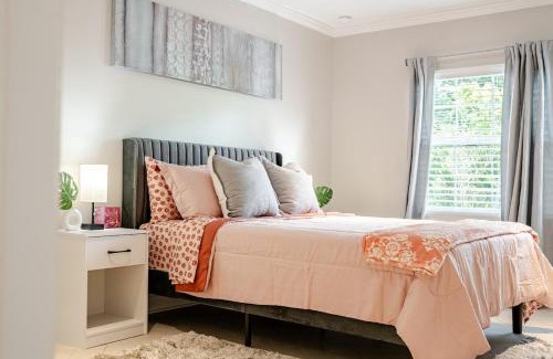Lakeland House | Cozy Retreat in the city