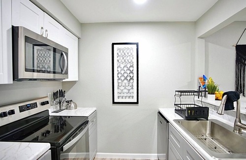 West Arlington Apartment | Cozy Retreat Near Arlington's Top Attractions!- Arlington, Texas