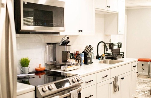 Knoxville Apartment | Cozy Retreat - Near Downtown!